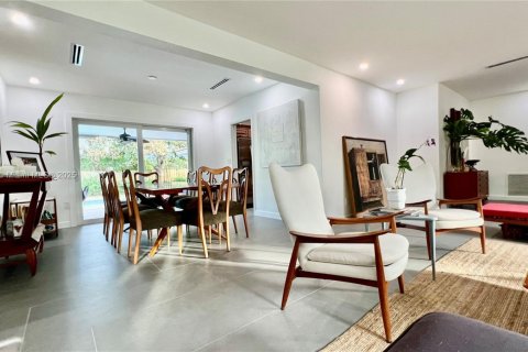 Casa en alquiler en Palmetto Bay, Florida, 4 dormitorios, 248.61 m2 № 1507027 - foto 4