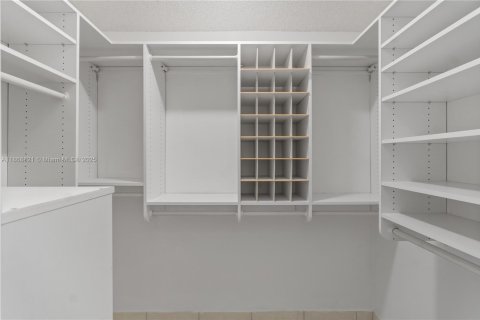 Купить виллу или дом в Холливуд, Флорида 3 спальни, 153.1м2, № 1923226 - фото 24