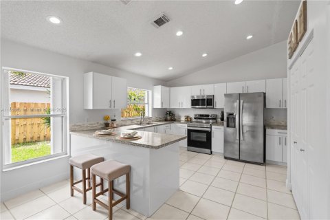 Купить виллу или дом в Холливуд, Флорида 3 спальни, 153.1м2, № 1923226 - фото 9