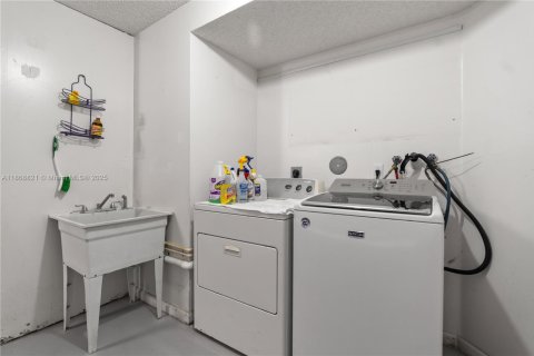 Купить виллу или дом в Холливуд, Флорида 3 спальни, 153.1м2, № 1923226 - фото 26