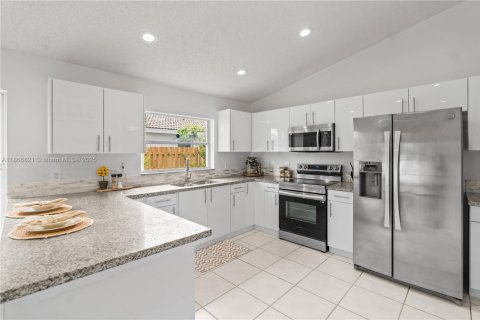 Купить виллу или дом в Холливуд, Флорида 3 спальни, 153.1м2, № 1923226 - фото 16