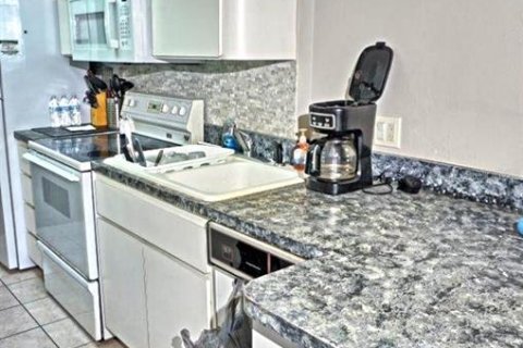 Купить кондоминиум в Лутц, Флорида 3 комнаты, 42.36м2, № 1644673 - фото 21