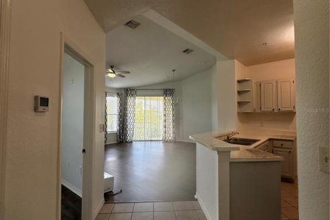 Copropriété à louer à Kissimmee, Floride: 2 chambres, 103.12 m2 № 2419102 - photo 3