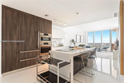 Condo in Miami, Florida, 2 bedrooms  № 1997299 - photo 8