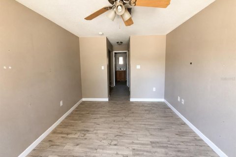 House in Auburndale, Florida 3 bedrooms, 92.34 sq.m. № 2091836 - photo 4