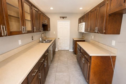 House in Auburndale, Florida 3 bedrooms, 92.34 sq.m. № 2091836 - photo 3