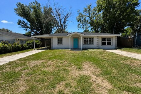 House in Auburndale, Florida 3 bedrooms, 92.34 sq.m. № 2091836