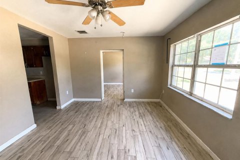 House in Auburndale, Florida 3 bedrooms, 92.34 sq.m. № 2091836 - photo 2