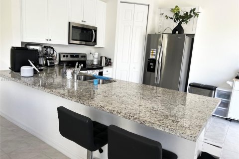 Casa en alquiler en Naples, Florida, 3 dormitorios № 1993697 - foto 7