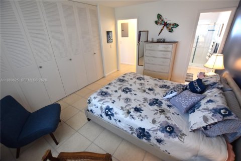 Купить виллу или дом в Уэст-Палм-Бич, Флорида 1 спальня, 61.5м2, № 2023481 - фото 14