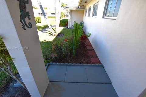 Купить виллу или дом в Уэст-Палм-Бич, Флорида 1 спальня, 61.5м2, № 2023481 - фото 26