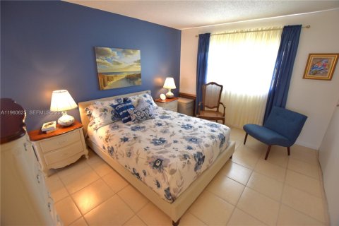 Купить виллу или дом в Уэст-Палм-Бич, Флорида 1 спальня, 61.5м2, № 2023481 - фото 13