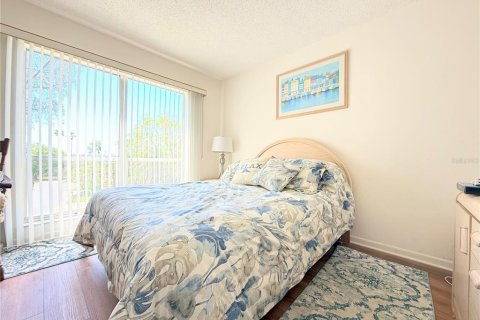 Condo in Seminole, Florida, 2 bedrooms  № 1602086 - photo 16