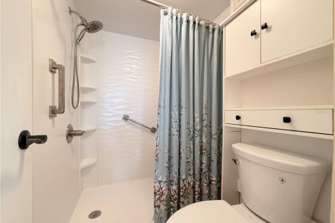 Condo in Seminole, Florida, 2 bedrooms  № 1602086 - photo 15