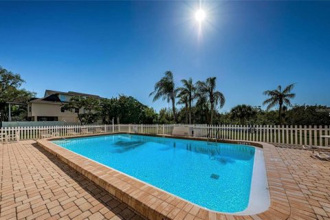 Condo in Seminole, Florida, 2 bedrooms  № 1602086 - photo 5