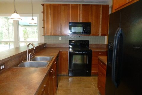 House in Temple Terrace, Florida 3 bedrooms, 184.23 sq.m. № 1910945 - photo 6