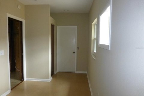House in Temple Terrace, Florida 3 bedrooms, 184.23 sq.m. № 1910945 - photo 11