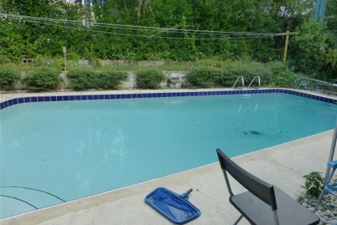 House in Temple Terrace, Florida 3 bedrooms, 184.23 sq.m. № 1910945 - photo 21