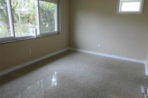 House in Temple Terrace, Florida 3 bedrooms, 184.23 sq.m. № 1910945 - photo 14