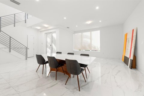 Villa ou maison à louer à Doral, Floride: 5 chambres, 429.95 m2 № 1985952 - photo 19