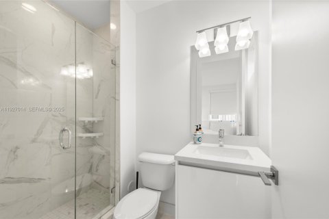 Villa ou maison à louer à Doral, Floride: 5 chambres, 429.95 m2 № 1985952 - photo 10