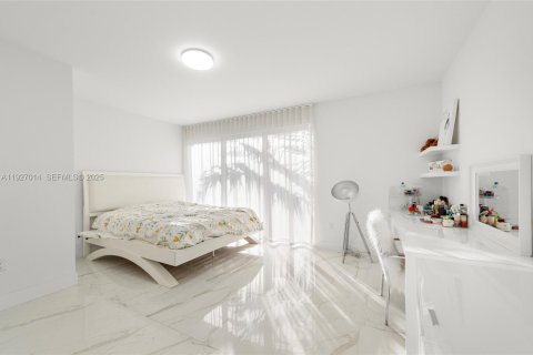 Villa ou maison à louer à Doral, Floride: 5 chambres, 429.95 m2 № 1985952 - photo 18