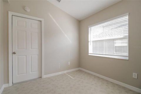 House in Kissimmee, Florida 4 bedrooms, 153.66 sq.m. № 1910229 - photo 13