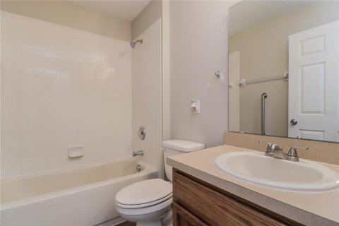 House in Kissimmee, Florida 4 bedrooms, 153.66 sq.m. № 1910229 - photo 12