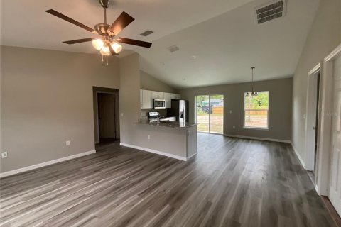House in Ocala, Florida 3 bedrooms, 100.71 sq.m. № 2379628 - photo 2