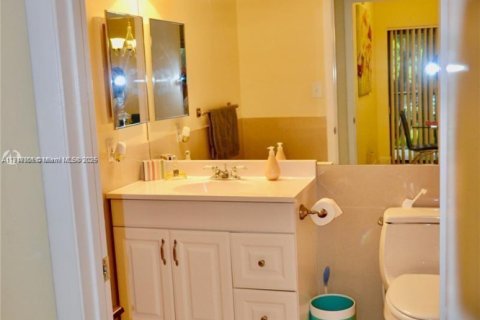 Condominio en alquiler en Hollywood, Florida, 1 dormitorio, 78.13 m2 № 1974819 - foto 13