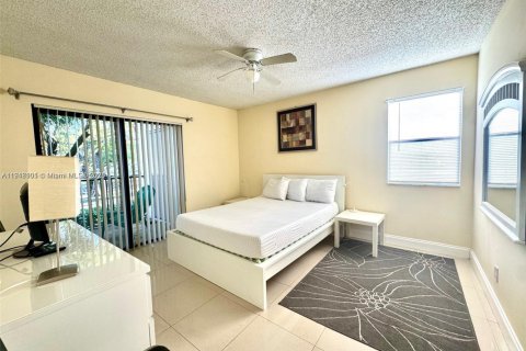 Condominio en alquiler en Hollywood, Florida, 1 dormitorio, 78.13 m2 № 1974819 - foto 14