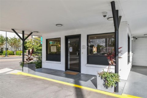 Immobilier commercial à Tampa, Floride 2086.12 m2 № 2125204