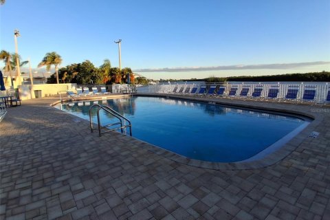 Condo in Ruskin, Florida, 1 bedroom  № 2195112 - photo 28