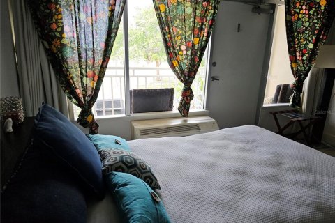 Condo in Ruskin, Florida, 1 bedroom  № 2195112 - photo 21