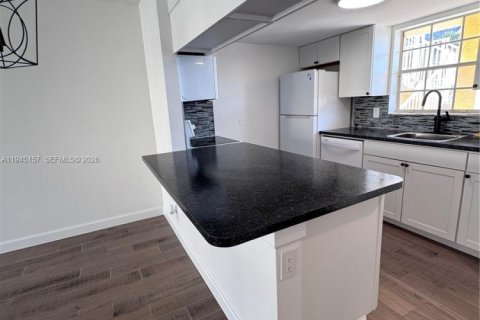 Купить кондоминиум в Бока-Ратон, Флорида 1 спальня, 65.03м2, № 2001498 - фото 12