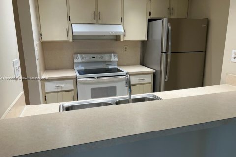 Condominio en alquiler en Hialeah, Florida, 2 dormitorios, 85.93 m2 № 1952090 - foto 6