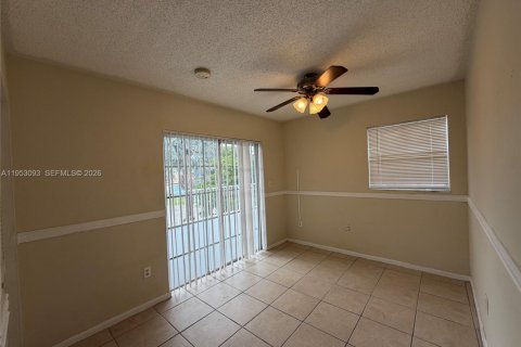 Adosado en alquiler en Miami, Florida, 3 dormitorios, 311.32 m2 № 2153232 - foto 8