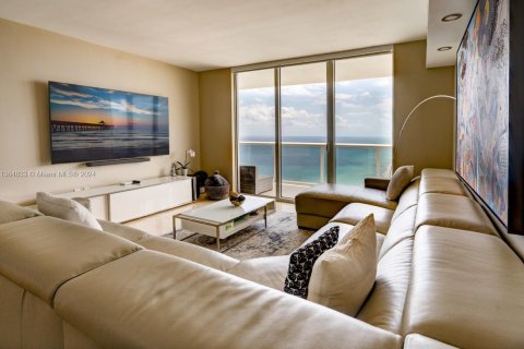 Condominio en alquiler en Hallandale Beach, Florida, 3 dormitorios, 161 m2 № 1937852 - foto 21
