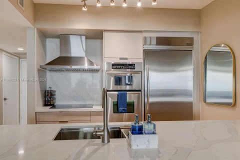 Condominio en alquiler en Hallandale Beach, Florida, 3 dormitorios, 161 m2 № 1937852 - foto 28