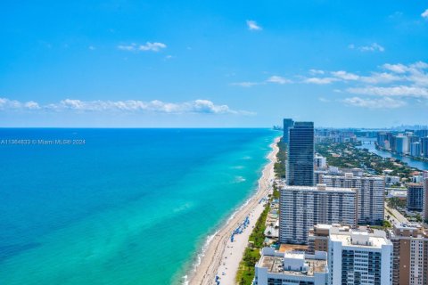 Copropriété à louer à Hallandale Beach, Floride: 3 chambres, 161 m2 № 1937852 - photo 10