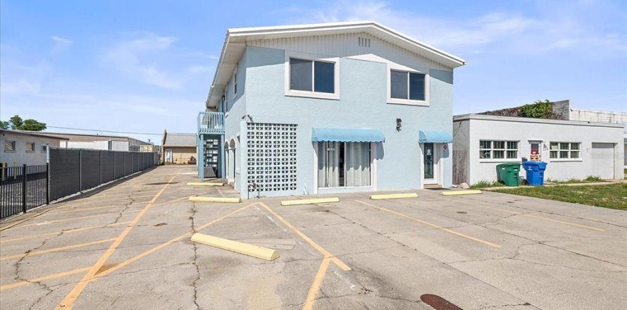 Immobilier commercial à Venice, Floride 555.74 m2 № 2091492