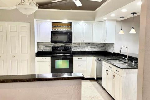 Villa ou maison à vendre à Sarasota, Floride: 3 chambres, 149.94 m2 № 2237750 - photo 15