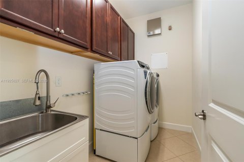 Adosado en venta en Sunrise, Florida, 3 dormitorios, 216 m2 № 1984136 - foto 10