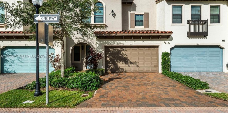 Adosado en Sunrise, Florida 3 dormitorios, 216 m2 № 1984136