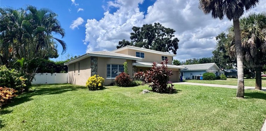 Casa en Saint Petersburg, Florida 4 dormitorios, 252.32 m2 № 1905419