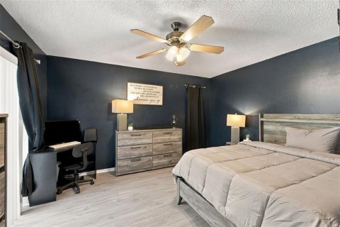 House in New Port Richey, Florida 3 bedrooms, 143.16 sq.m. № 2393443 - photo 22