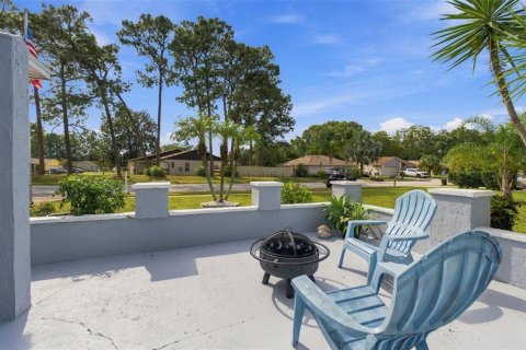 House in New Port Richey, Florida 3 bedrooms, 143.16 sq.m. № 2393443 - photo 4