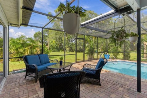 House in New Port Richey, Florida 3 bedrooms, 143.16 sq.m. № 2393443 - photo 28