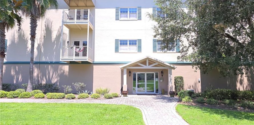 Condominio en Brooksville, Florida, 2 dormitorios № 1916738