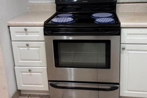 Купить кондоминиум в Помпано-Бич, Флорида 3 комнаты, 64.57м2, № 2190336 - фото 2